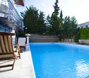 Swimming Pool 2 Armata Boutique Hotel