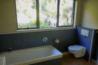 In-room Bathroom Bay of Islands Holiday Apartments