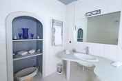 In-room Bathroom 7 Le Relais Louis XI