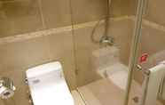 Toilet Kamar 7 MRT Hotel