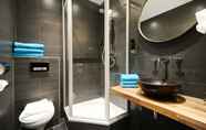 Phòng tắm bên trong 7 Hotel Bor Scheveningen