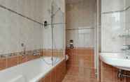 Phòng tắm bên trong 4 Hotel Bor Scheveningen