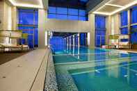 Swimming Pool Holiday Inn Shanghai Pudong Kangqiao, an IHG Hotel