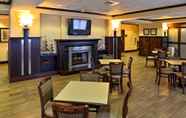 Restaurant 4 Hampton Inn Geneseo