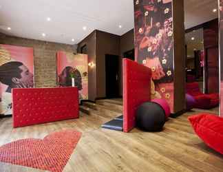 Lobi 2 Hotel Montmartre Mon Amour