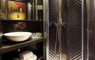 In-room Bathroom 6 Hotel Montmartre Mon Amour