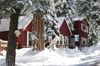 Exterior Tahoma Meadows Cottages