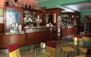 Bar, Cafe and Lounge 5 Albergo Sala