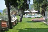 Swimming Pool Villa della Pergola