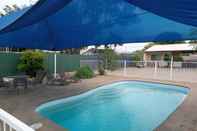 Kolam Renang Outback Motel Mt Isa