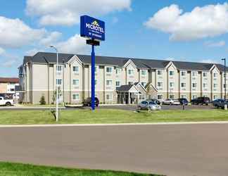 Exterior 2 Microtel Inn & Suites by Wyndham Dickinson