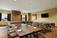 Functional Hall Microtel Inn & Suites by Wyndham Williston