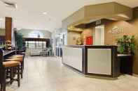 Lobby Microtel Inn & Suites by Wyndham Williston