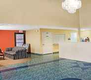 Lobi 3 Days Inn by Wyndham El Campo TX