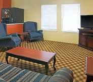 Ruang untuk Umum 2 Days Inn by Wyndham El Campo TX
