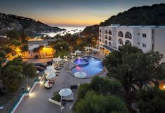 Kolam Renang 2 Aparthotel Puerto Vadella