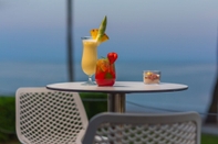 Bar, Cafe and Lounge AluaSun Far Menorca Hotel