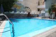 Swimming Pool Villa Markos