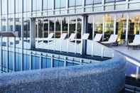 Swimming Pool Radisson Blu Hotel Batumi