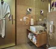 In-room Bathroom 2 Udman Panchshila Park by Ferns N Petals
