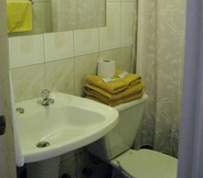 Toilet Kamar 3 Hotel Baleares