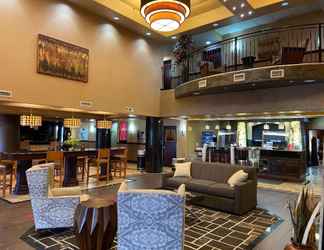 Lobby 2 Best Western Premier KC Speedway Inn & Suites