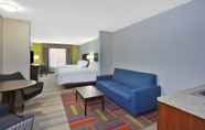 Kamar Tidur 5 Holiday Inn Express Hotel & Suites Niles, an IHG Hotel