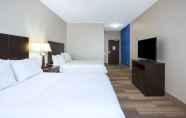 Kamar Tidur 4 Holiday Inn Express Hotel & Suites Niles, an IHG Hotel