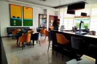 Bar, Cafe and Lounge BejaParque Hotel