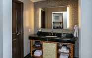 In-room Bathroom 2 Wyndham Grand Orlando Resort Bonnet Creek