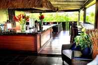 Bar, Cafe and Lounge Paradise Bay Resort
