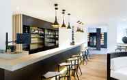 Bar, Cafe and Lounge 4 ibis Styles Kortrijk Expo