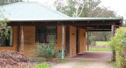 Exterior 4 Treenbrook Cottages