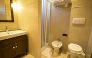 In-room Bathroom 6 Park Oasi Residence