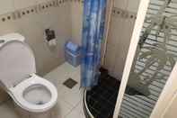 Toilet Kamar Habib Hotel Apartments