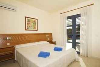 Bedroom 4 Sun Grove Villas & Spa