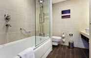 In-room Bathroom 6 Hilton Garden Inn Mardin