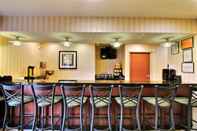 Bar, Kafe, dan Lounge AmericInn by Wyndham Oshkosh