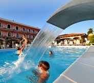 Swimming Pool 4 Hotel Villa Elena
