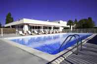 Swimming Pool Sure Hotel by Best Western Bordeaux Aeroport