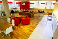 Bar, Cafe and Lounge Travelodge Valencia Aeropuerto