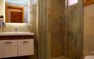 Toilet Kamar 2 BC Spa Hotel