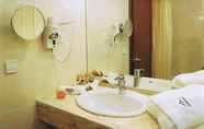 In-room Bathroom 3 Hostal Vila del Mar