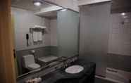 ห้องน้ำภายในห้อง 7 Al Diafah Hotel Suites