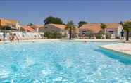 Swimming Pool 4 Madame Vacances Les Mas de St Hilaire