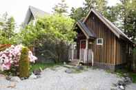 Exterior Reef Point Cottages