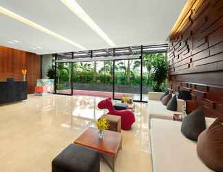 Lobby 2 Crowne Plaza West Hanoi Residences