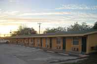 Exterior Tropicana Motel