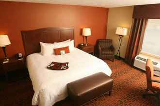 Bedroom 4 Hampton Inn & Suites by Hilton Fargo Medical Center