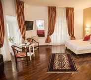 Bedroom 3 Inn Rome Rooms & Suites